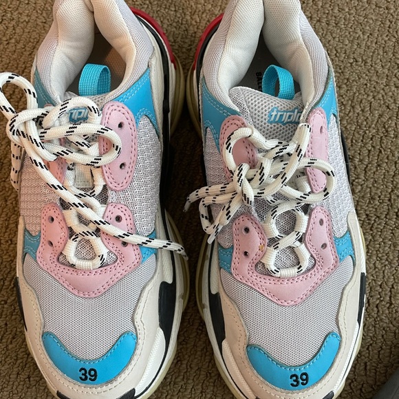 Balenciaga Triple S sneakers - Picture 7 of 7